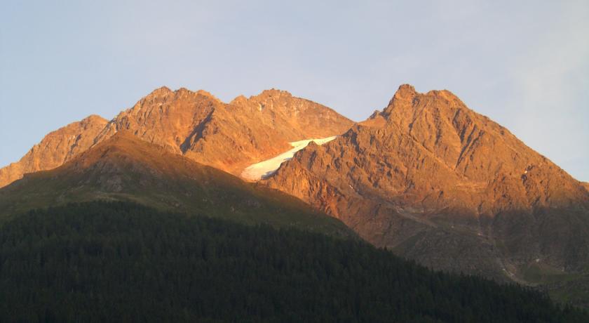 Hotel Schwarzer Adler Pettneu am Arlberg Pokoj fotografie